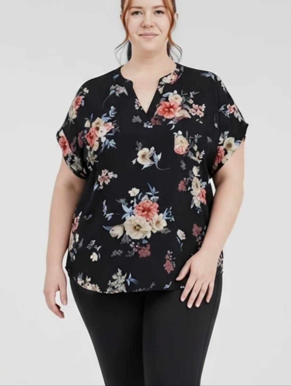 Signature Studio Plus Size 2X Floral Blouse Black Split V-Neck Button Tab Sleeve
